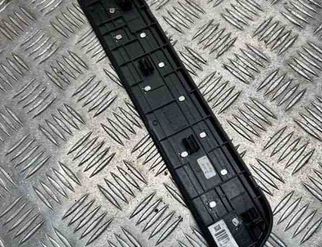 HYUNDAI Santa Fe DM (2012-2020) Ľavý zadný prahový lišta A050166 30517624