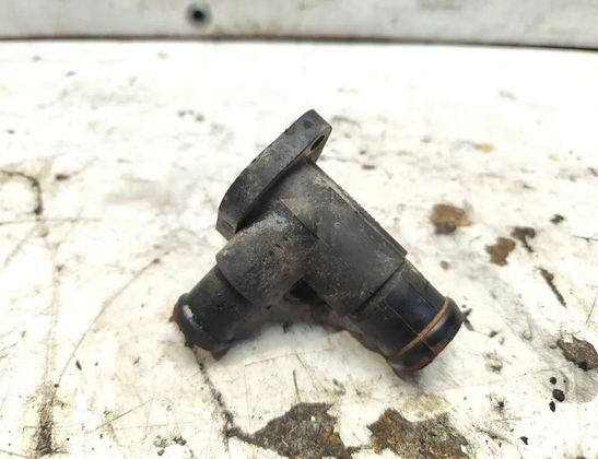 AUDI A4 B5/8D (1994-2001) Chladiace hadice 31481461