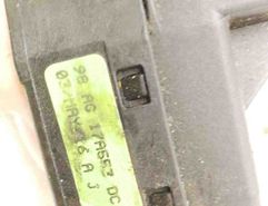 FORD Focus 1 generation (1998-2010) Ovládanie stieračov 98AG17A553DC 30039019