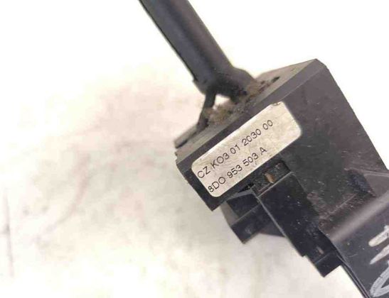 AUDI A4 B5/8D (1994-2001) Ovládanie stieračov 8D0953503A 30706564