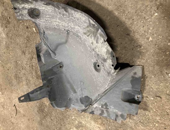 MERCEDES-BENZ C-Class W204/S204/C204 (2004-2015) Predná ľavá vnútorná blatníková zadná časť 2046983930,A2046983930 29015402