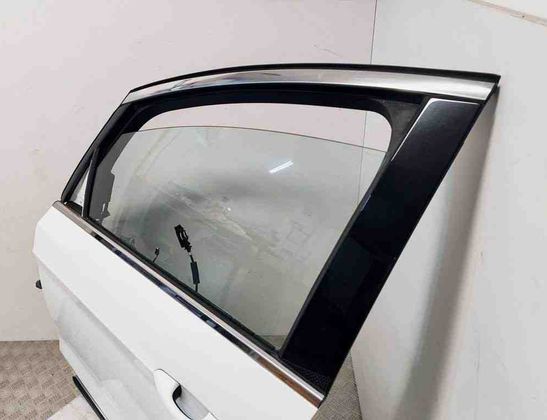 FORD S-Max 2 generation (2015-2024) Predné ľavé dvere 30548281