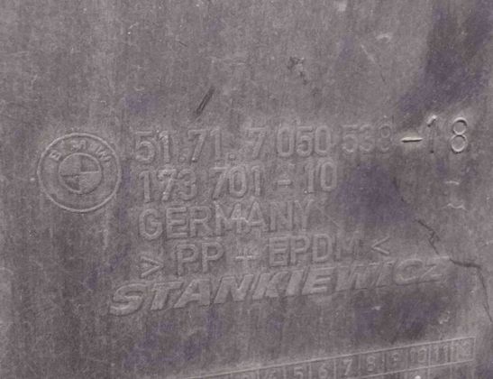 BMW 5 Series E60/E61 (2003-2010) Pravý predný vnútorný blatníkový podklad 7050538 28713725