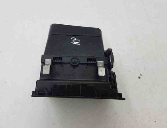 FORD C-Max 1 generation (2003-2010) Vzduchové mriežky stredovej konzoly 3M51R018B09 26520660