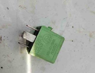 BMW 3 Series E46 (1997-2006) Relé 61368373700 31753391