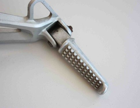 HONDA CBR (1983-2016) B6 (2005-2010) Rear left side footrest peg hanger 2372950