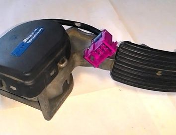 MAN L 2000 (1993-present) 2 generation (2000-2006) Throttle Pedal 81259706094,81259706100 28664403