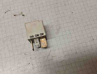 VOLKSWAGEN Passat B7 (2010-2015) Relé 370,8D0951253 32526604