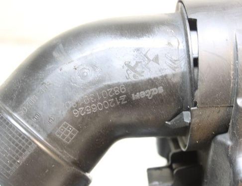 PEUGEOT 2008 2 generation (2019-2023) Air Filter Box 9805379480 32947061