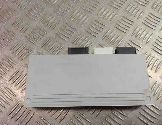 BMW X1 F48/F49 (2015-2023) Ovládacia jednotka krytu batožinového priestoru 7412610 31018006