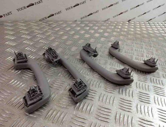 BMW 5 Series F10/F11 (2009-2017) Pravá predná strešná rukoväť 31018409